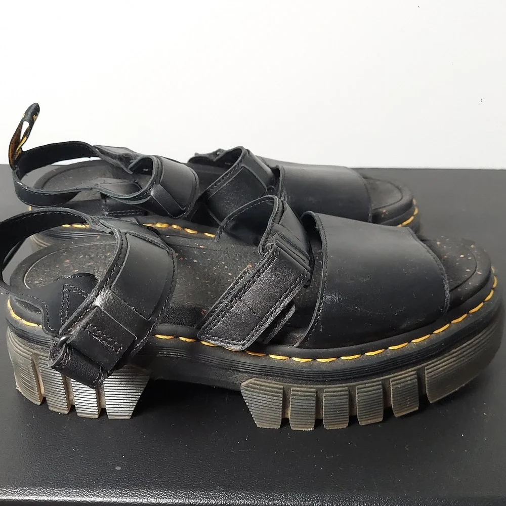 Dr. Martens Ricki 3-Strap Sandals Womens 9 Black Leather Platform